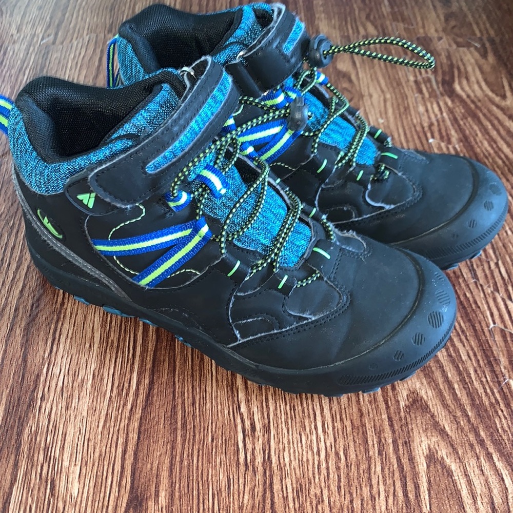 Boys shoes Mishansha size 5 ,EURO 37